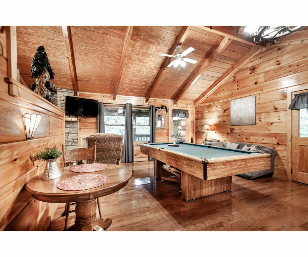 Вилла Peekaboo With Hot Tub, Pool Table, And Jacuzzi Пиджен-Фордж Экстерьер фото
