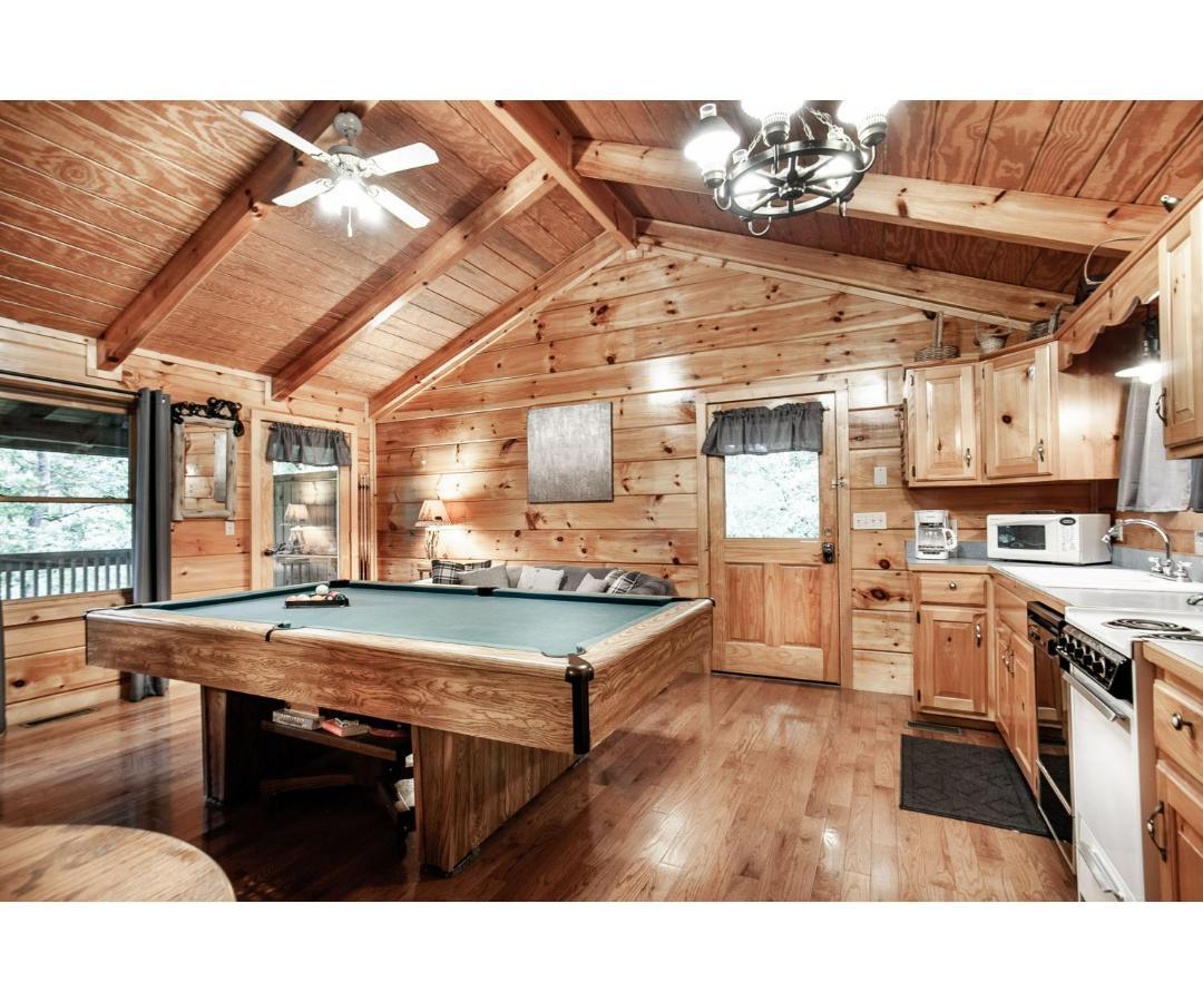 Вилла Peekaboo With Hot Tub, Pool Table, And Jacuzzi Пиджен-Фордж Экстерьер фото
